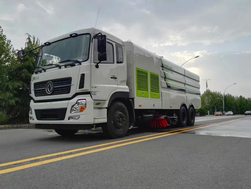 東風天龍洗掃車-20方洗掃車